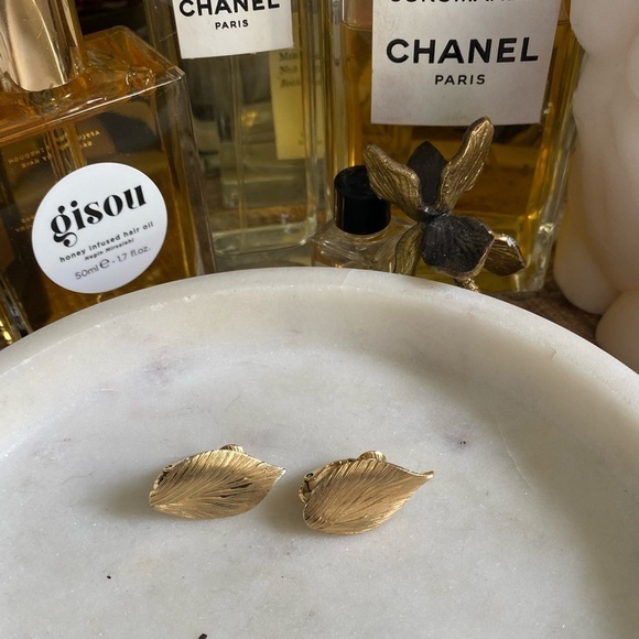 Very RARE Vintage Christian Dior leaf earrings for pierced ears - Picture 9 of 9